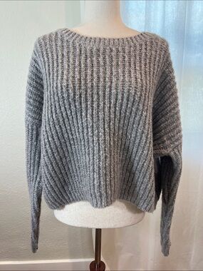 Self Contrast Darla Sweater in Heather Gray Ribbed Knit Crewneck. Size M. NWT